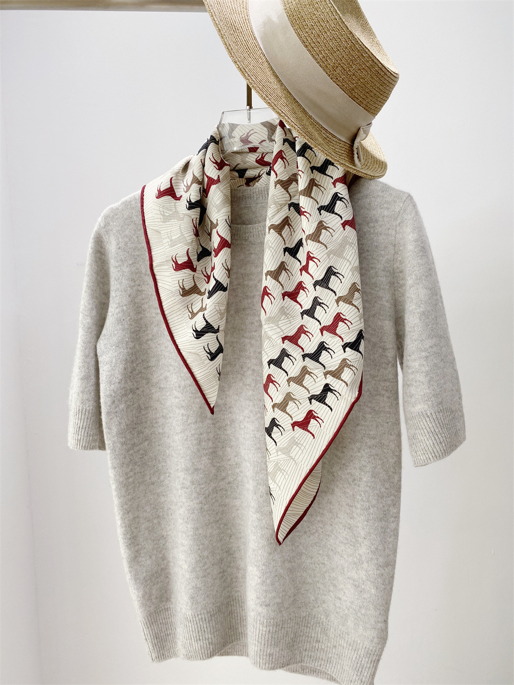 Écharpe en mélange de laine de - Winter Clothing Hong Kong avis et prix