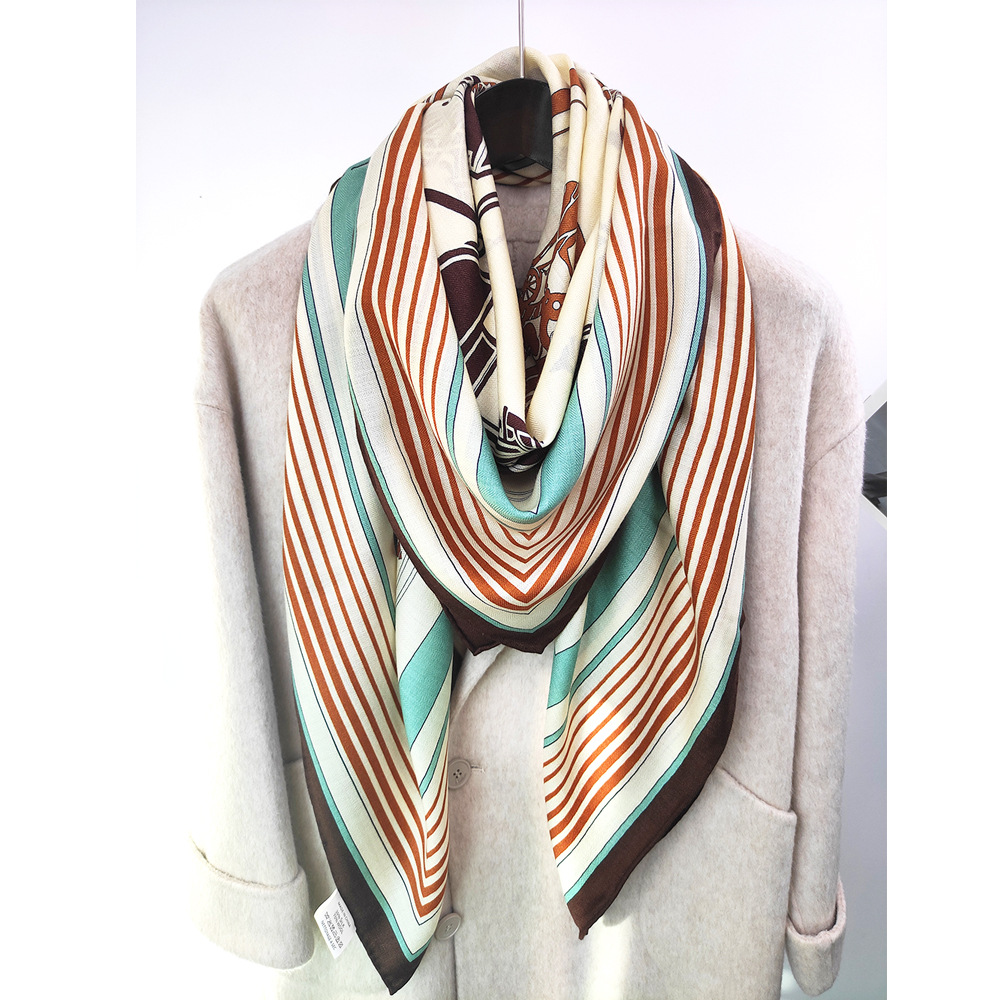 Écharpe de marque d'hiver 135C - Winter Clothing Hong Kong avis et prix